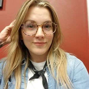 Meet your Posher, Annie